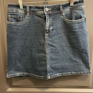 ST. John’s Bay Denim Skort Size 6